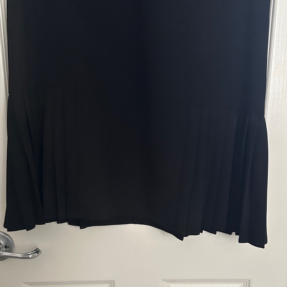 Zara Black Short-Sleeve Tunic with Pleated Hem - Picture 4 of 5